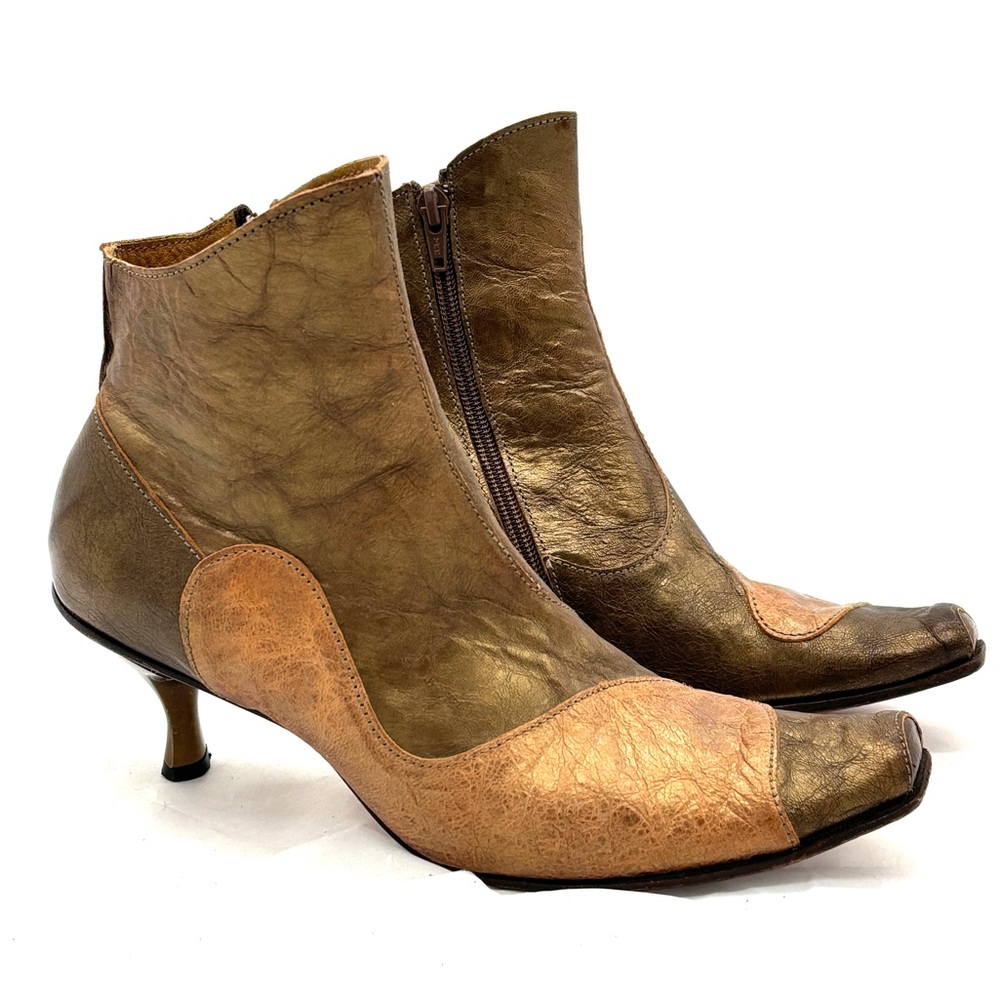 Cydwoq Vintage Bronze Brown Leather Ankle Boots